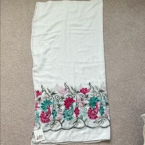 Lulla Collection NWT Elegant Floral Embroidered Scarf
